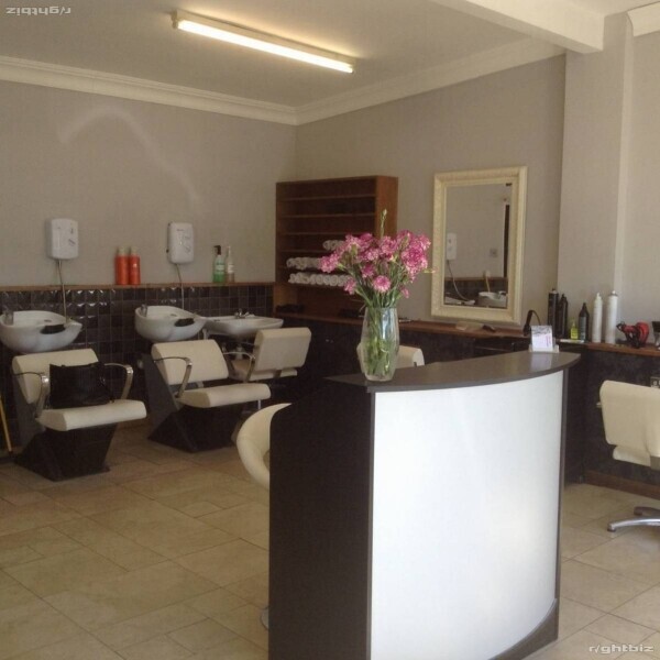 Great Hairdressing salon in Sprowston Norwich. Great potential expansion  prime location. Photo 2