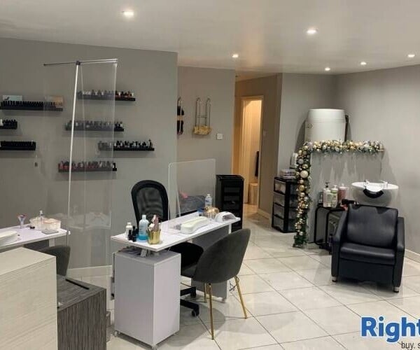 Reputable Hair & Beauty Salon In Whitefield Photo 2