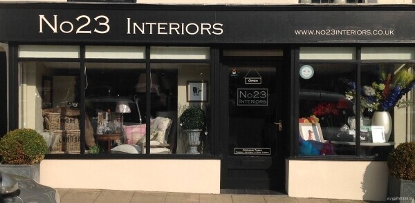 Established Interior/gift shop in prime location on high street Photo 2