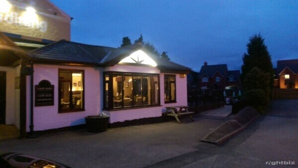 100 seater restaurant with 40 space bar. Outside decking area for 50, Beer garden for 80 Photo 2