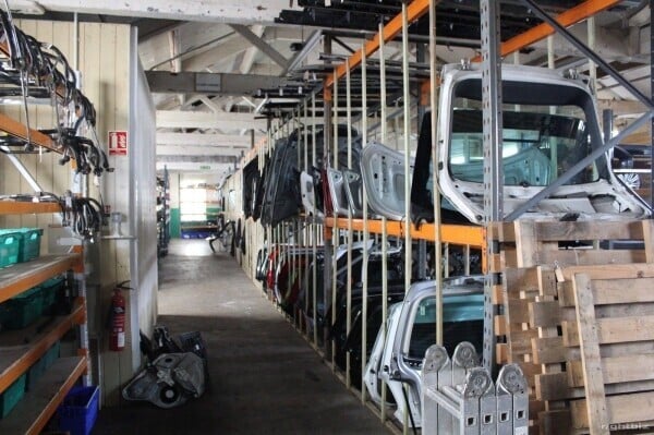 FULLY LICENSED INDOOR VEHICLE SALVAGE BREAKERS YARD SCRAP YARD MAILORDER BUSSINESS VW AUDI BREAKERS Photo 3
