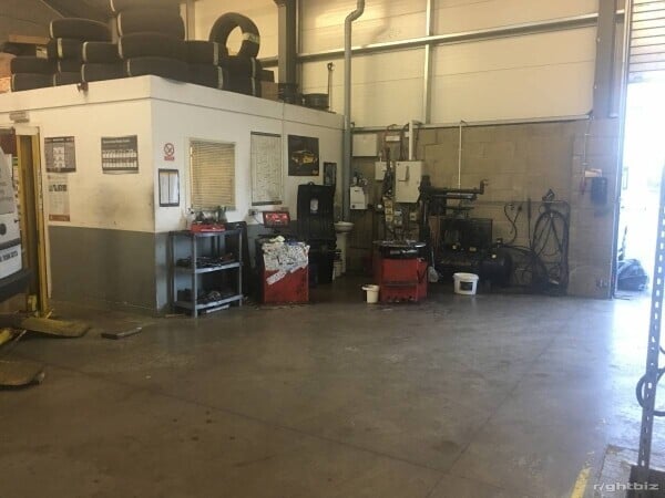 MOT STATION.CAR GARAGE /WORKSHOP.VEHICLE REPAIRS BUSINESS.BATHGATE.WESTLOTHIAN.SCOTLAND Photo 2