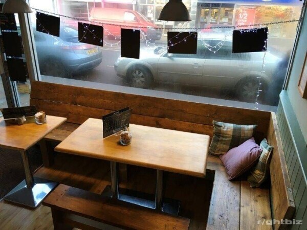 POPULAR TOWN CENTRE LOCK UP SANDWICH BAR AND CAFE – Crediton, Devon Photo 2