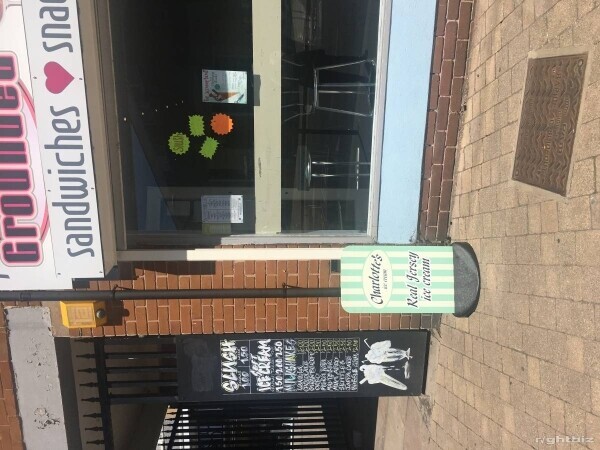 Cafe&milkshake bar in a thriving market town Photo 2