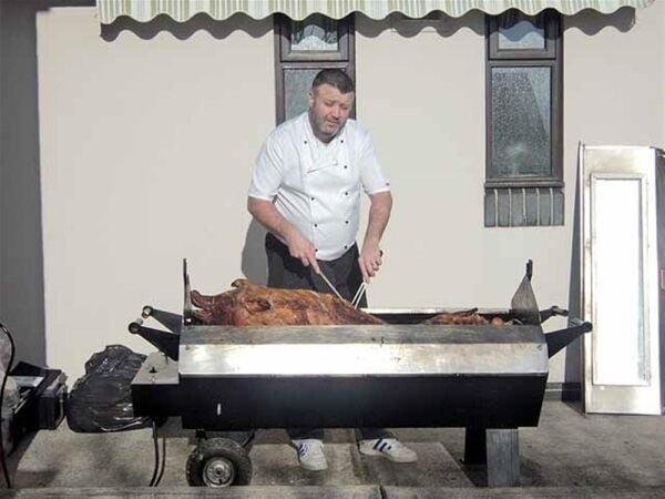 POPULAR MOBILE SPIT ROAST BUSINESS POPULAR MOBILE SPIT ROAST BUSINESS