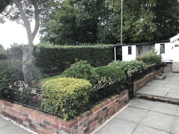FREEHOLD BOARDING KENNELS & CATTERY WITH CHARMING PRIVATE RESIDENCE FOR SALE IN RAINFORD VILLAGE Photo 2