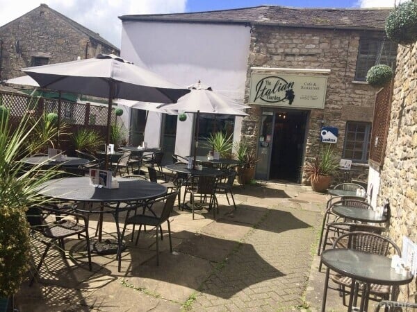 Licensed restaurant in Kirkby Lonsdale with 2 double bedroom accommodation Photo 2