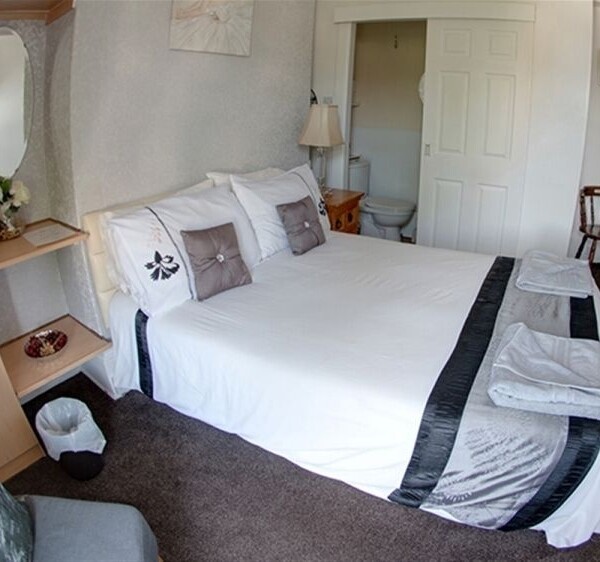 WELL ESTABLISHED 13 LETTING ROOM GUEST HOUSE - TYNE AND WEAR Photo 2