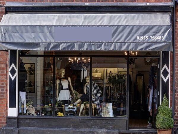BEAUTIFULLY PRESENTED LADIES BOUTIQUE - CHESHIRE Photo 2