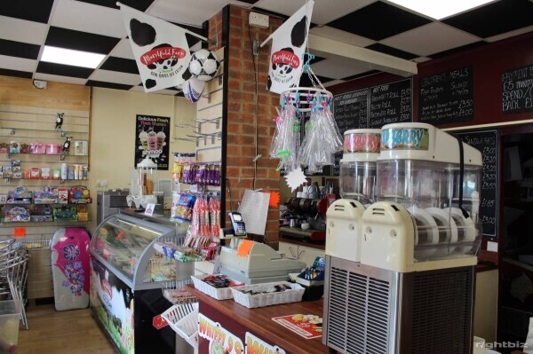 3 BUSINESSES IN 1 / AMUSEMENT ARCADE / CAFE and ICE CREAM PARLOUR / GIFT AREA ONLY 1 IN RESORT Photo 2