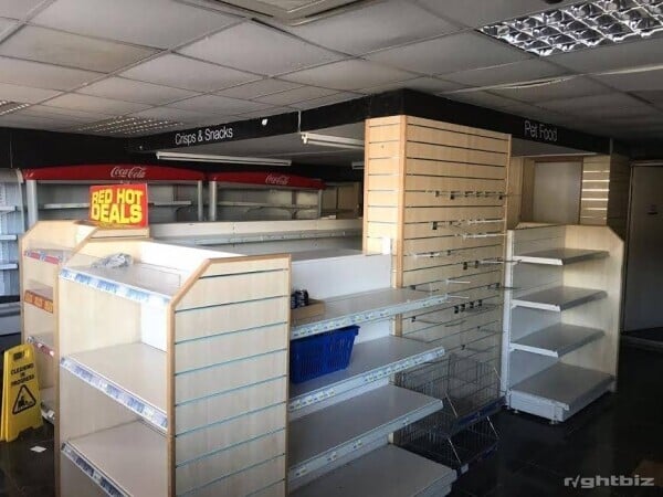 *TEXACO PETROL STATION FOR RENT* With 4 x Filling Pumps - Double Sided *With Convince Store* Photo 2