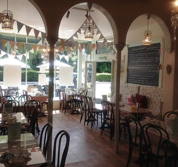 POPULAR & ESTABLISHED TEA SHOP - DERBYSHIRE Photo 2