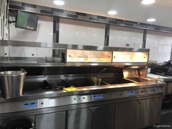 Takeaway and fish and chips shop fully equipped Photo 2
