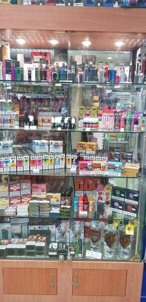 Convenient Store For sale in Rickmansworth Leasehold Photo 2