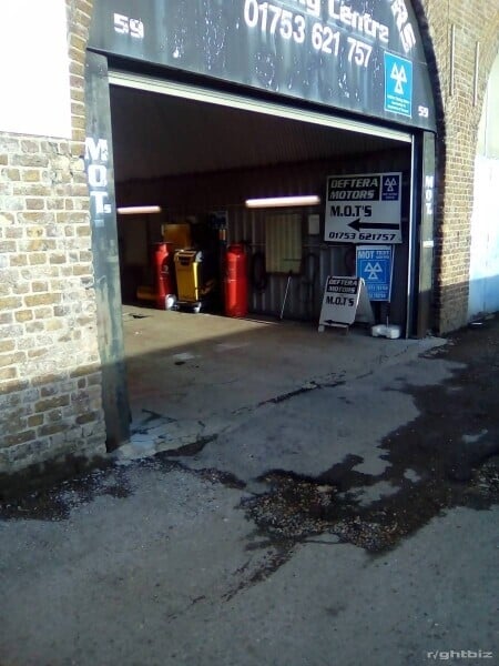MOT & Repairs Garage Windsor, Berkshire, Fantastic Location Photo 2