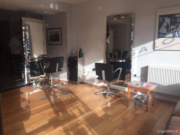 FREEHOLD HAIR SALON WITH ACCOMMODATION, KENT Photo 2