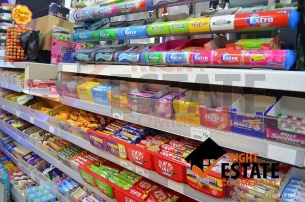 Off licence accommodation with two three bedroom and a salon lease for sale (B0001) Photo 2