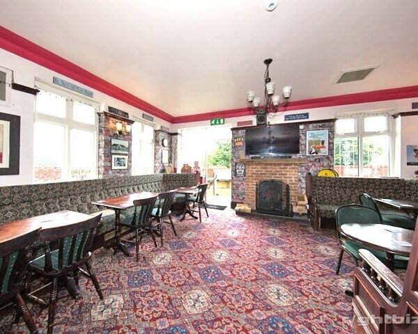 TYNE & WEAR - SUBSTANTIAL PROPERTY IN LARGE SITE Photo 2