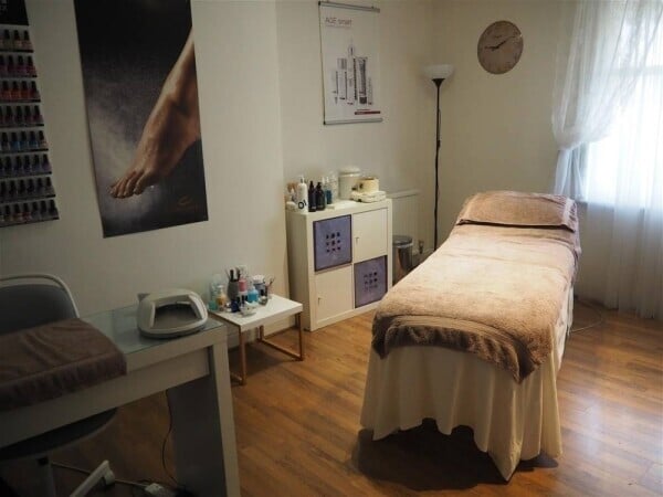 Beauty, Therapy & Tanning For Sale in Harrogate Photo 2