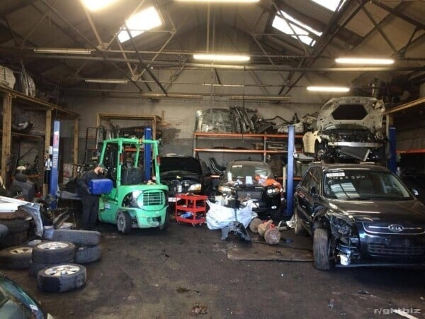 FULLY LICENSED SCRAP YARD/VEHICLE DISMANTLER/ CAR BREAKERS BUSINESS FOR SALE Photo 2