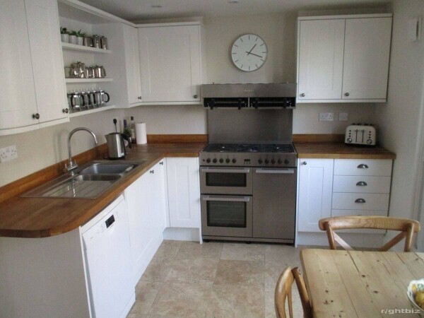 Beautiful bed and breakfast business Photo 2