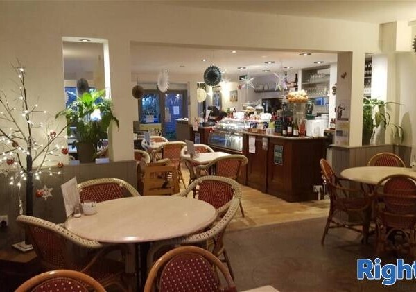 Under Offer: Popular South-Hams Licensed Cafe and Bistro For Sale in Totnes Photo 2