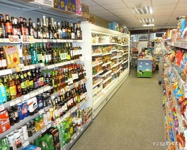 Busy Licenced Convenience Store in famous Cornish seaside town Photo 2