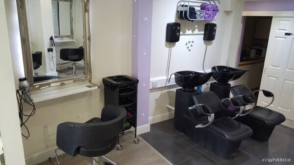 Thriving hair & nail salon on the outskirts of Chester. Beautifully furnished. Clients ready Photo 3