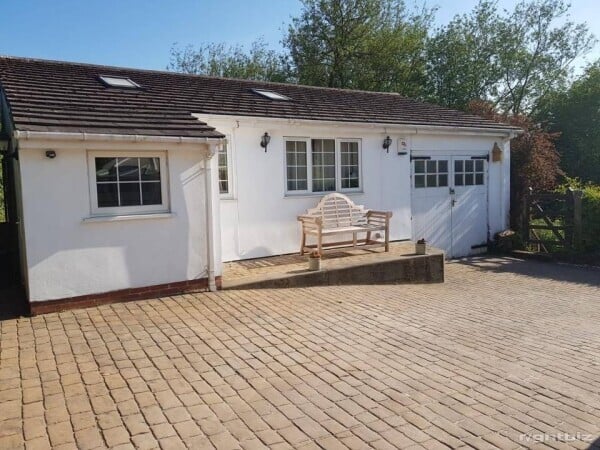 Character house with separate self-contained annex, private brook and large garden. Semi-rural Photo 2