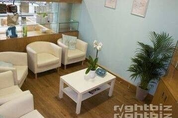 Established Beauty and Advanced Aesthetic Salon in central Southampton with huge potential. Photo 3