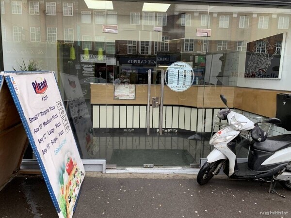 We have a very good location pizza takeaway with a two oven and also it has another kitchen Photo 2
