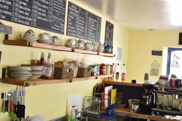 Established sandwich shop in a prime location in a thriving market town with potential for growth. Photo 3