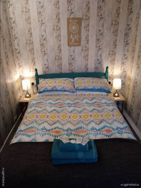 B&B Tenby, Pembrokeshire. 5 en-suite guest rooms. Owners accommodation with potential art studio. Photo 3