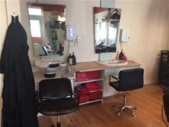 Under Offer: Hairdressing Salon- Ayrshire Photo 2