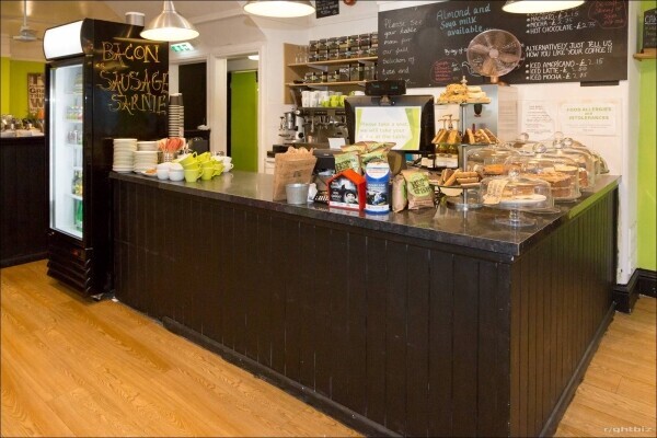 Grade II Listed Coffee Shop (with Restaurant & A1 Use), amidst conservation area, in Winchester Photo 2