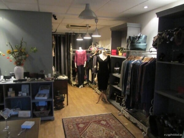 PRICE REDUCED FOR SWIFT SALE Ladies Fashion Boutique - prime location, BILLINGSHURST Photo 2