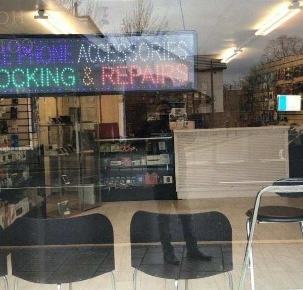 Mobile Phone And Computer Repair Shop for Sale Photo 2