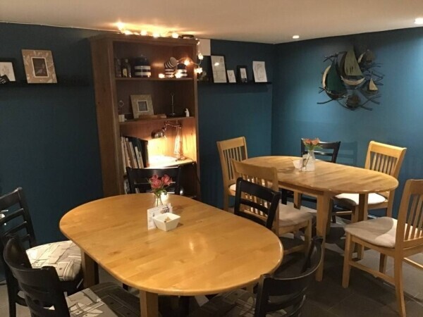 Beautifully Presented Coffee Shop in Affluent Location Photo 2