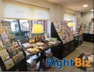 WELL ESTABLISHED CARD / BOOK / GIFT SHOP - PROSPEROUS AREA - WOKINGHAM, BERKS Photo 2