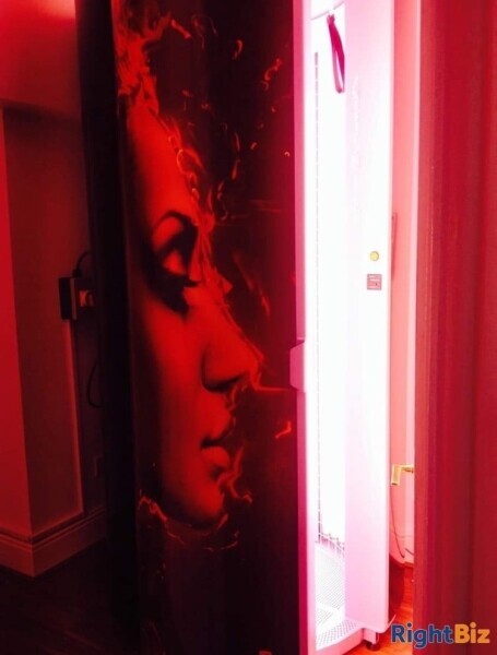 Hair/beauty/tanning salon high street location, customer parking, established. Photo 2
