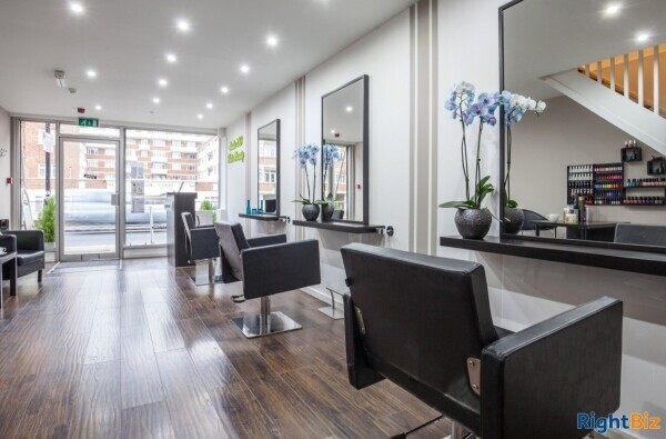 Well established, stylish boutique hair and beauty salon. Walking distance of Putney high street Photo 2