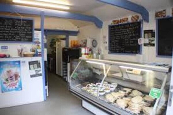 Leasehold Sandwich Bar and Deli Located In Wadebridge Photo 2