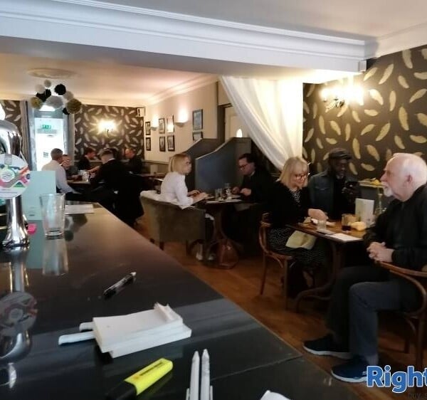 Reputable Contemporary restaurant in Woburn, Bedfordshire. Photo 2