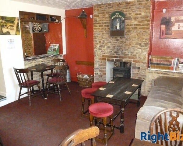 Popular leasehold Free house near to Frome Somerset with lovely beer garden Photo 2