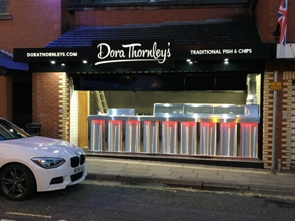 Takeaway Ready to Trade busy town centre location no business rates Photo 1