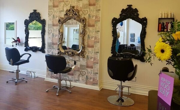 Established successful Hair Salon Photo 2