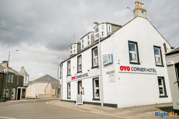 Corner Hotel for Sale - Well presented town centre Hotel for sale in golfing Mecca Photo 2