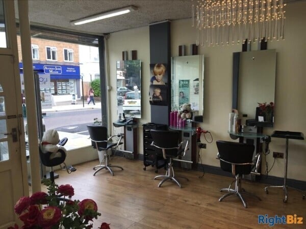 Established, Unisex Hair & Beauty Salon In West London Photo 2