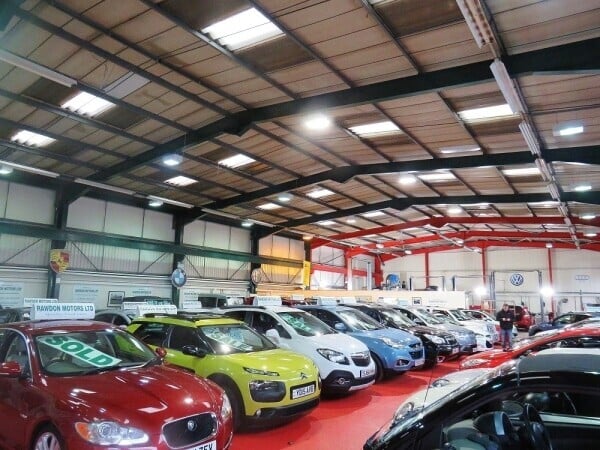 Long Established Car Sales Showroom and MOT Garage Photo 2