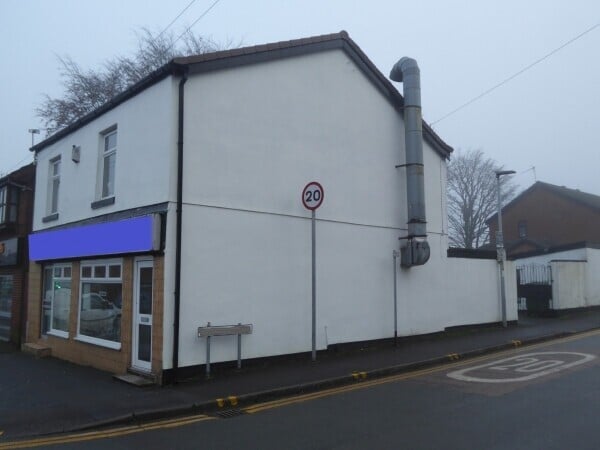 Freehold A5 Commercial Premises with 4 bedroom flat Takeaway Potential Restaurant Business For Sale Photo 2